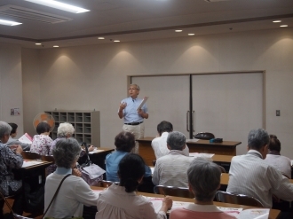 写真：吉川教授の講演の様子