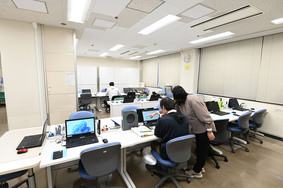 就労支援課 模擬職場の様子