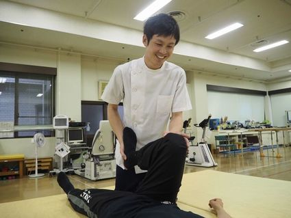 写真：理学療法士　野末