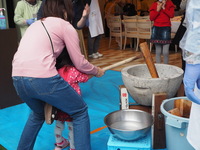 写真：餅つきの様子