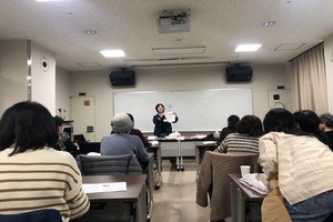 おむつの選び方付け方教室の様子